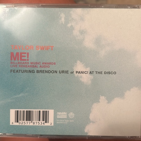 Taylor Swift Me! BBMA live rehearsal audio with Brendon Urie - Picture 2 of 3